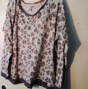 Leopard print sweat shirt